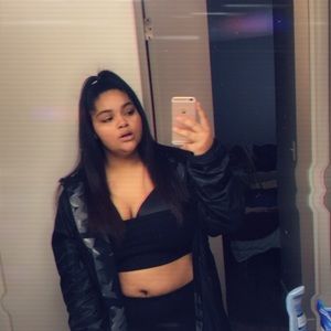 Meet your Posher, Candis